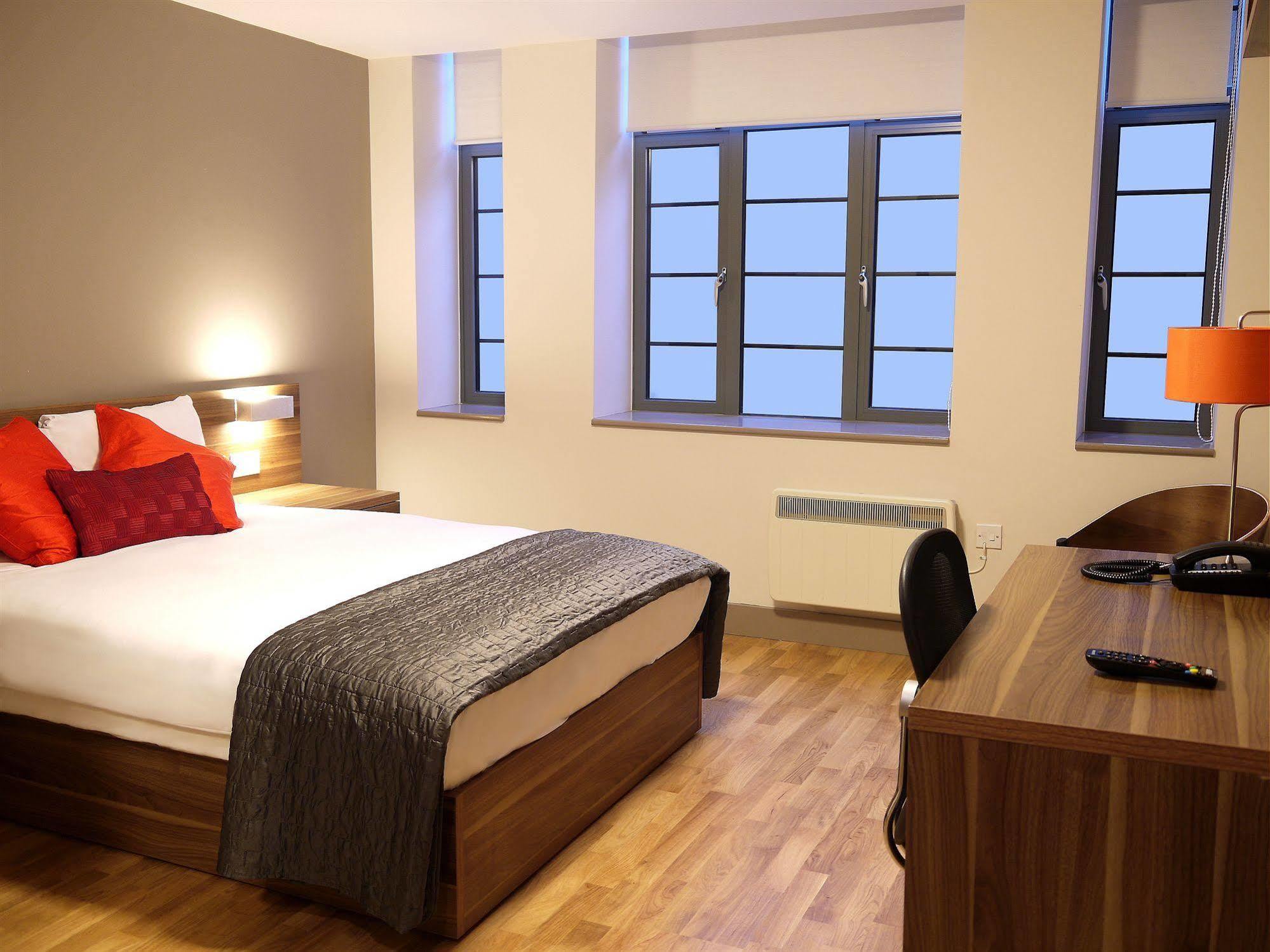 Britannia Study Hotel Hove Extérieur photo